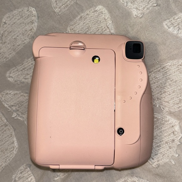 Instax Mini 8 Polaroid Camera - Picture 2 of 4